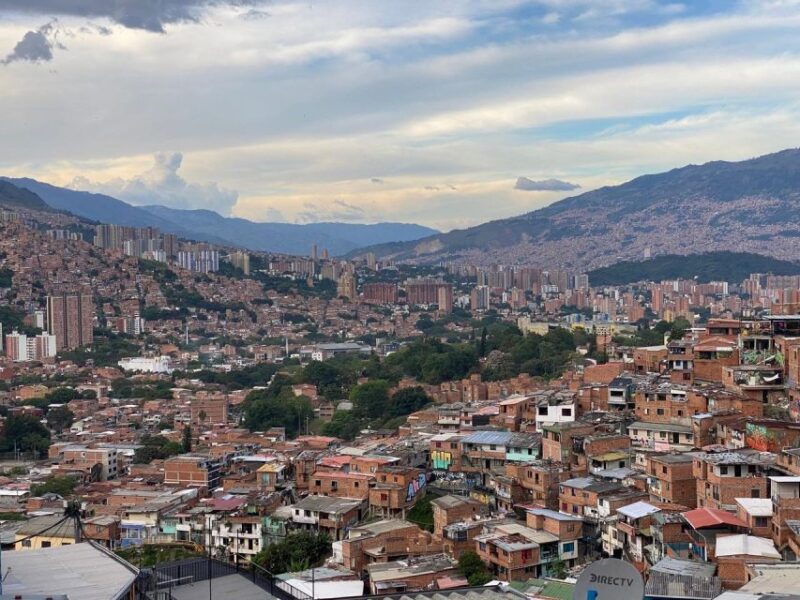Tour Medellín: Commune13 and Pablo Escobar + Rooftop - Itinerary Highlights