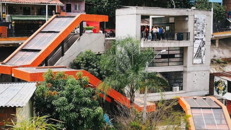 Tour Medellín: Pablo Escobar and Commune 13 - Exploring Pablo Escobars Legacy