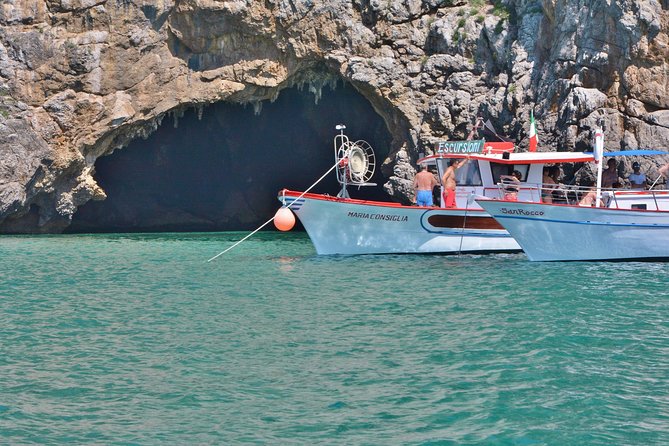 Tour - Mini Cruise at the Blue Grotto - Duration and Group Size