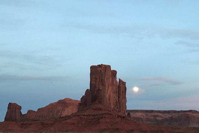 Tour Monument Valley With a Navajo Guide (1.5hr Tsngt) - Tour Terrain