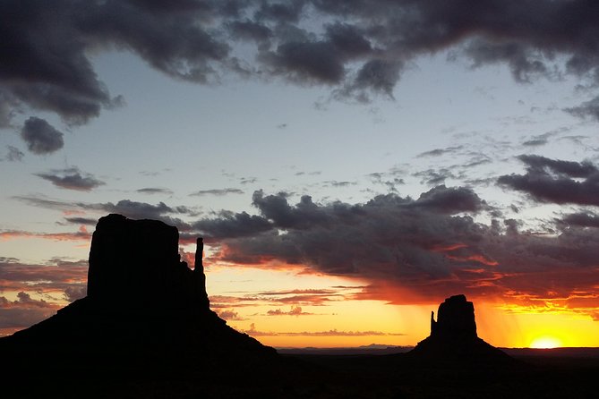 Tour Monument Valley With a Navajo Guide (1.5hr Tsngt) - Booking Confirmation