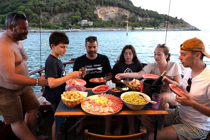 Tour of Apericena at Sunset and Dinner on Boat - Key Points