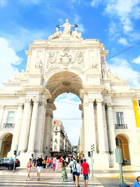 Tour of Lisbon Monuments and Viewpoints - Mercado Da Ribeira and Culinary Highlights