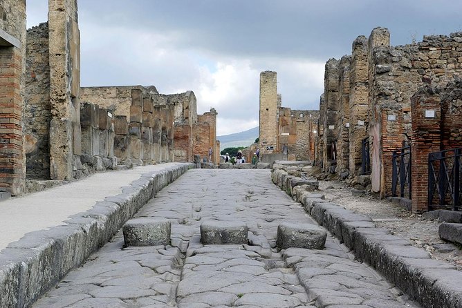 Tour of Mt. Vesuvius+Pompeii+Herculaneum (Full Day) - Discover Herculaneums Treasures