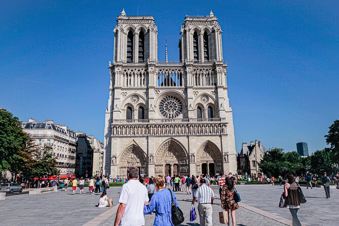 Tour of Notre Dame Area With Entry Ticket to Archeological Crypt - Highlights of the Tour