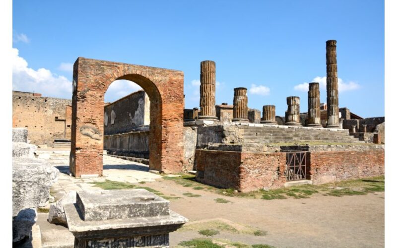 Tour of Pompeii & Cooking Class on the Slopes of Mt Vesuvius - Daily Life Before the Eruption