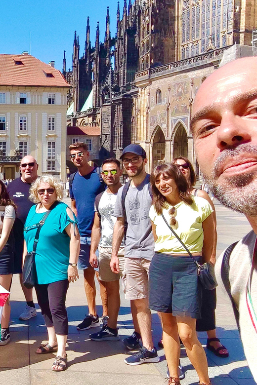 Tour of Prague Castle in Italian Language Ticket Included - Accessibility and Restrictions