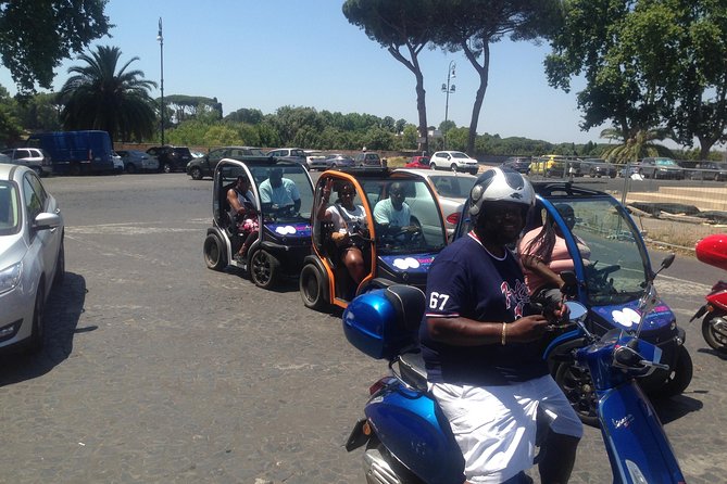 Tour of Rome With the Iconic Vespa - PROFICIENT DRIVING SKILLS REQUIRED - Participant Requirements
