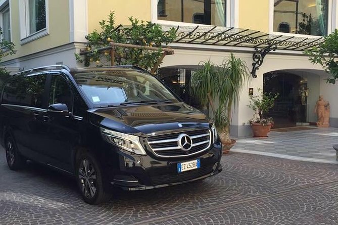 Tour of the Amalfi Coast for Small Groups With Lunch From Sorrento - Lunch and Dining Experience