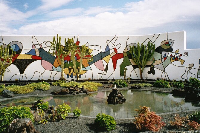 Tour of the César Manrique Foundation and Teguise Market - Overview and Details