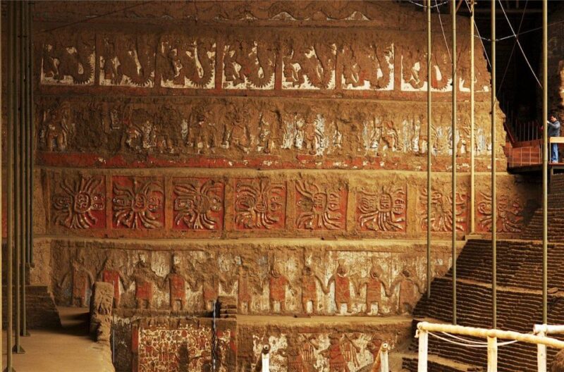 Tour of the Chimu and Moche Cultures + Marinera Show - Key Points