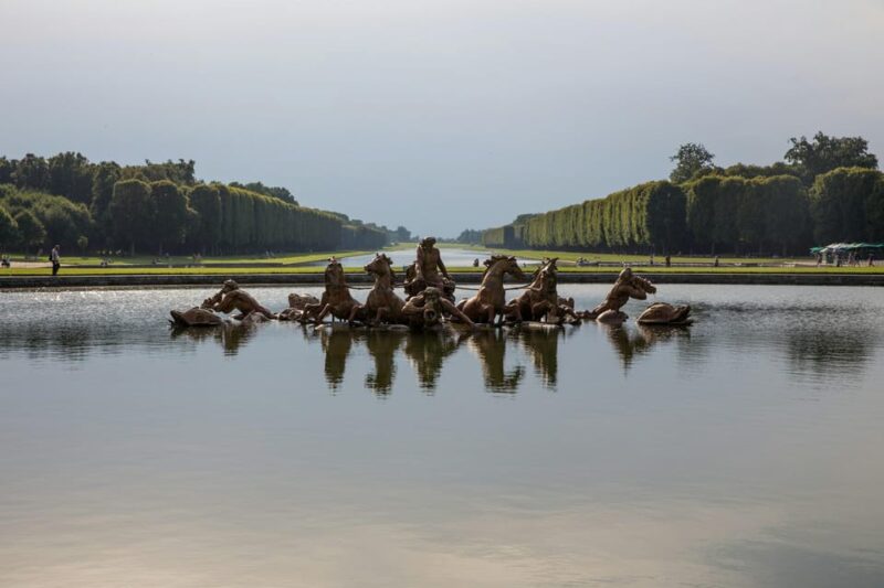 Tour of the Gardens, Palace of Versailles, Plus a Tour of the Seine - Whats Included