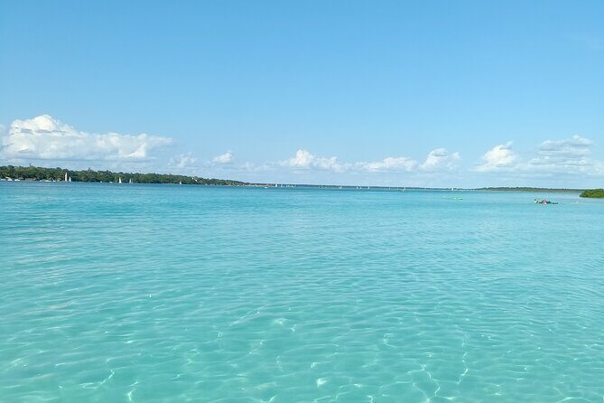 Tour of the Lagoon of Bacalar on pontoon -Collective- - FAQ