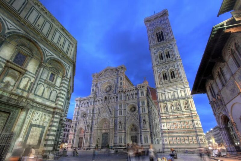 Tour of the Mysteries and Legends of Florence - The Column of San Zenobius and Its Last Miracle