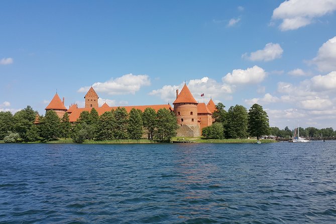 Tour Out of Vilnius: Paneriai Holocaust Park, Trakai, Kaunas - Picturesque Lakeside Escape: Trakai Island Castle