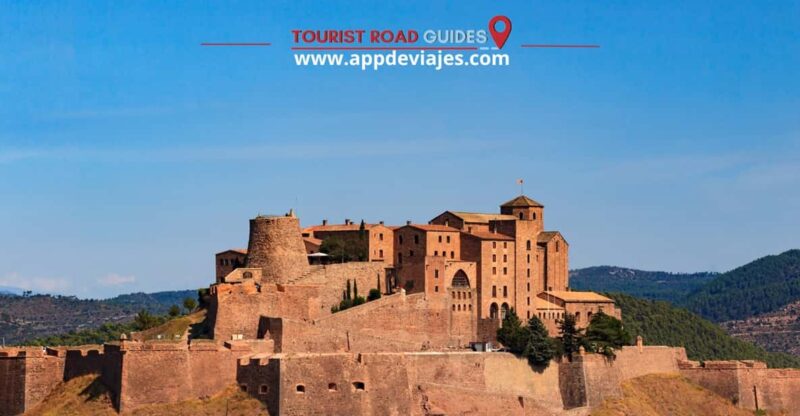 Tour Private Castles, Salt, Montserrat & Wines - Key Points