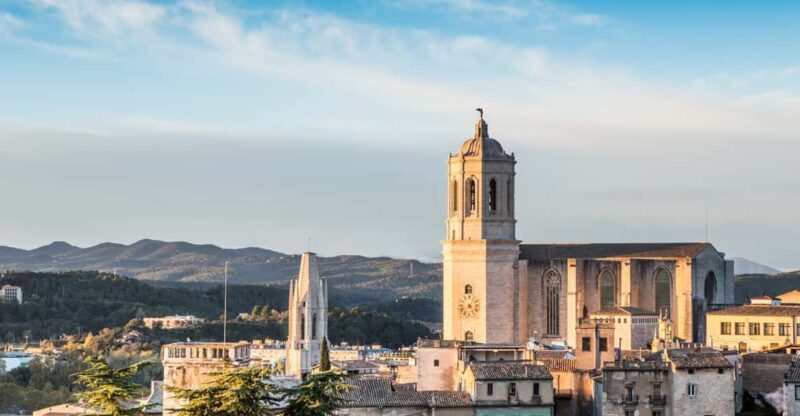 Tour Private Girona, Lunch Typical Masia & Montserrat - Transportation and Group Details