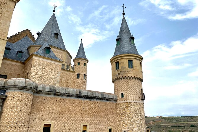 Tour Segovia and La Granja De San Ildefonso From Madrid - Getting to the Meeting Point
