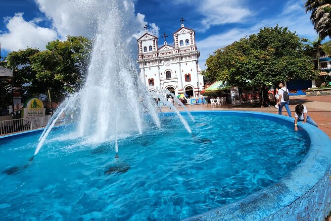 Tour to Guatapé Piedra Del Peñol, With a Cruise Boat Tour - Meeting and Pickup