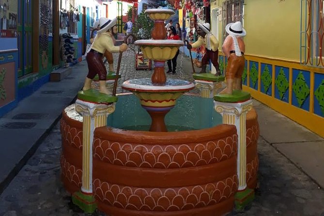 Tour to Guatapé + Rumbero Boat + Access to the Stone - Booking and Confirmation Details