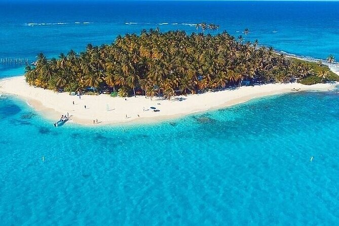 Tour To Johnny Cay Haynes Cay Aquarium And Mnaglares - Key Points