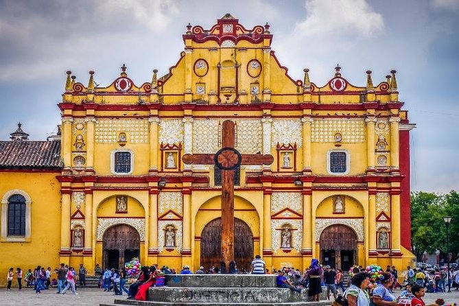 Tour to San Juan Chamula & Zinacantan Indian Communities - Exploring San Juan Chamula