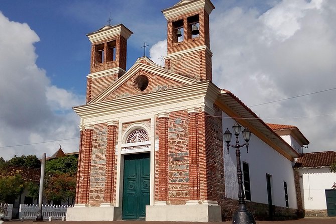 Tour to Santa Fe De Antioquia From Medellin - Meeting and Pickup Details