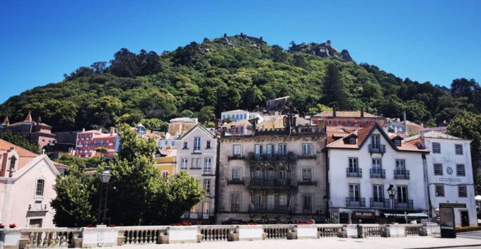 Tour to Sintra Cabo Da Roca and Cascais Half Day - Tour Accessibility