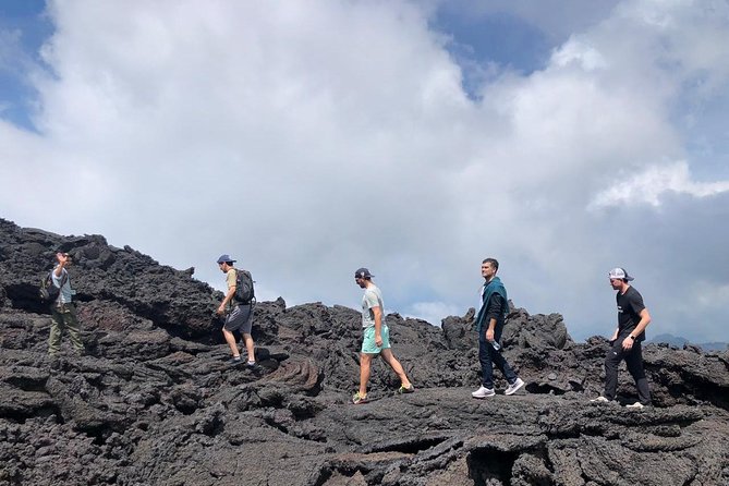 Tour to the Active Pacaya Volcano. - Inclusions