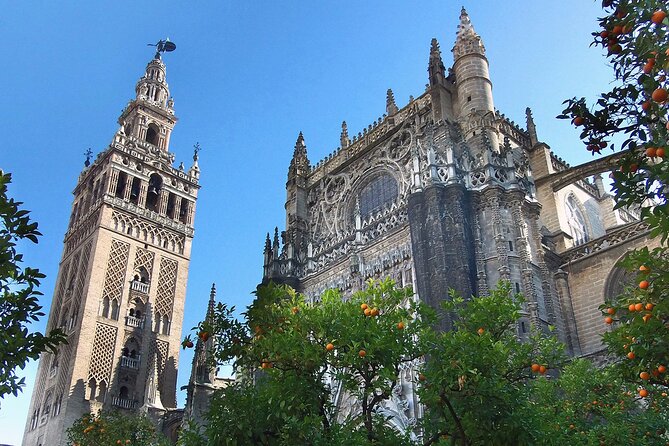 Tour to the Cathedral and the Giralda With Admission Included in Seville - Key Points