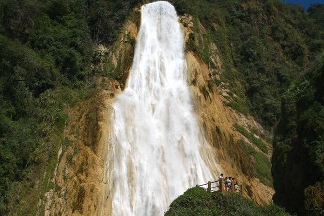 Tour to the Chiflón Waterfalls and Montebello Lagoons - Explore Montebello Lagoons
