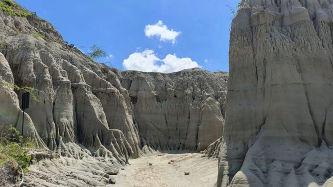 Tour to the Xilópalos Valley in the Tatacoa Desert - Group Size and Language