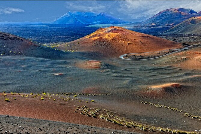 Tour to Timanfaya, La Geria and Laguna Verde for Cruise Passengers - Laguna Verde Cruise Excursion