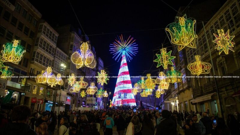 Tour to Vigo Christmas Lights Plus Pontevedra Including Boat - Key Points
