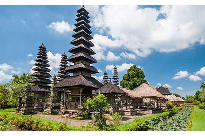 Tour: Ubud Monkey Forest-Jungle Swing-RiceTerrace-Tanah LotTemple - Pickup and Departure Details