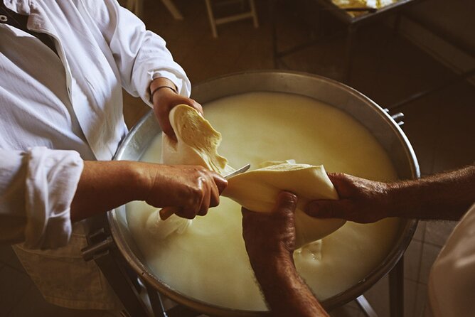 Tour With Cooking Lesson in Cammarata - Key Points