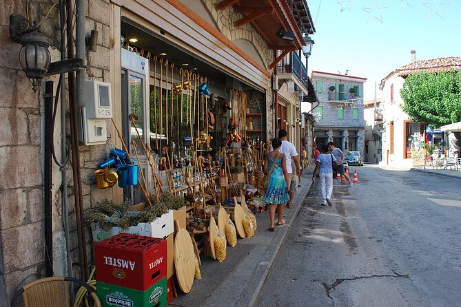 Touring & Historical Experience to Arachova & Delphi - Tour Overview