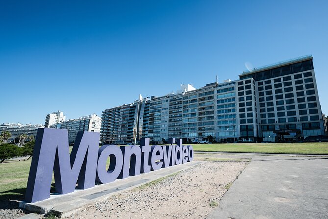 Tourist Bus Discover Montevideo - Key Points