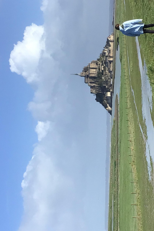 Tourist Transfert With Stops From Caen to Mont Saint Michel - Key Points