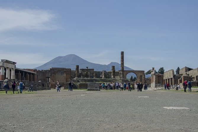 Touristic Highlights of Pompei on a Private Half Day Tour With a Local - Visiting the Preserved Roman Baths