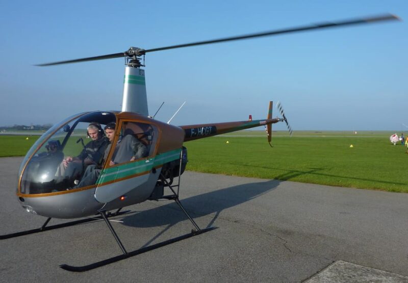 Toussus Le Noble: 30 Minutes Helicopter Flying Lesson - Booking and Cancellation Policy