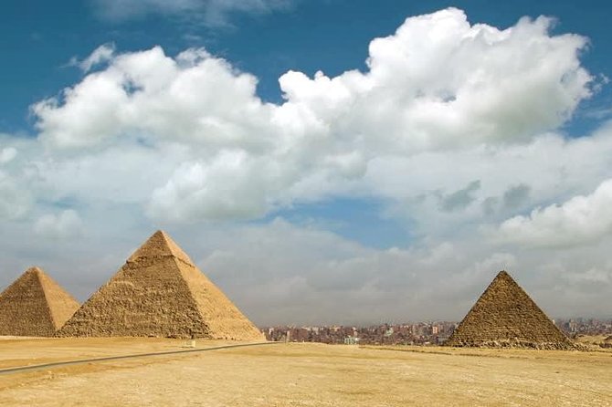 Towards Finding the Authentic Treasure of Egypt - Taking in Local Flavors
