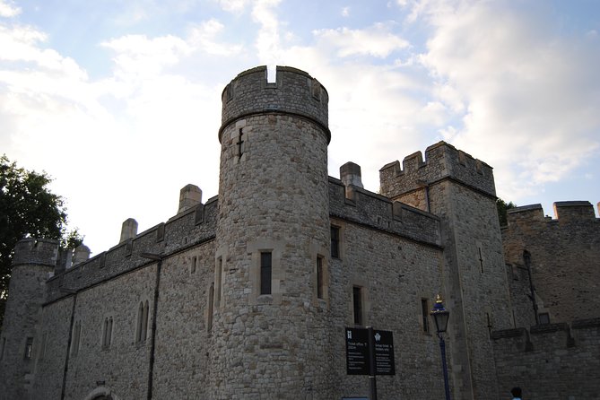 Tower of London Private Guided Tour - Guide Qualifications