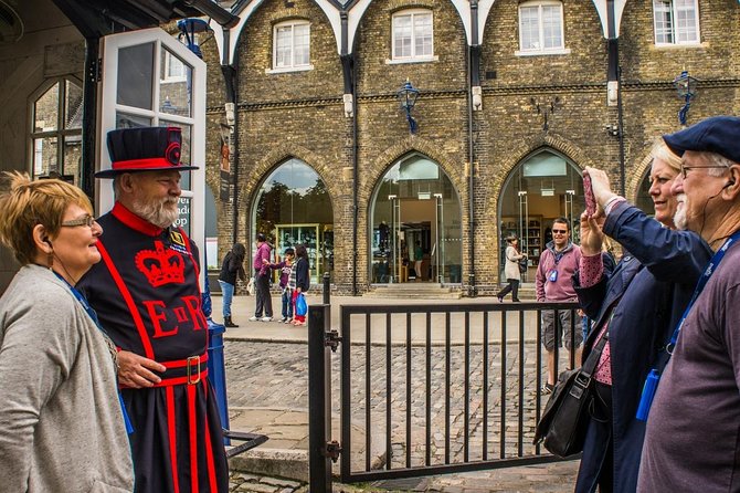 Tower of London Tour With a Beefeater Private Meet & Greet - Beefeater Private Meet & Greet