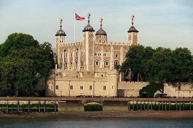 Tower of London Tour With a Beefeater Private Meet & Greet - Early Access and Personalized Insights