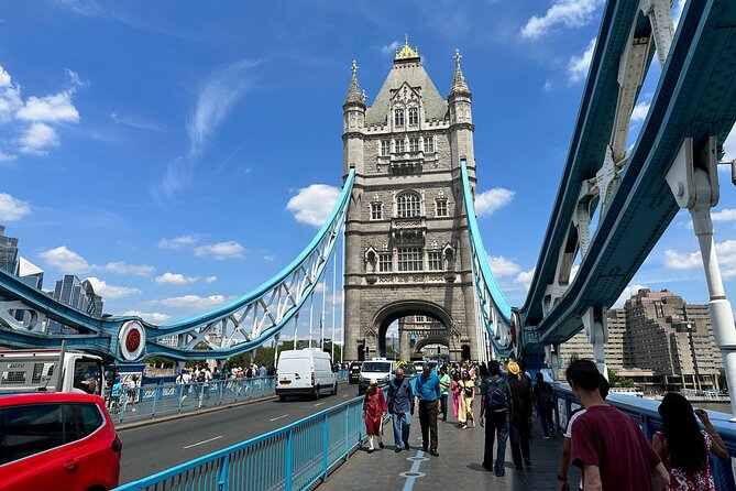 Tower of London & Tower Bridge Private Tour for Kids and Families - Key Points