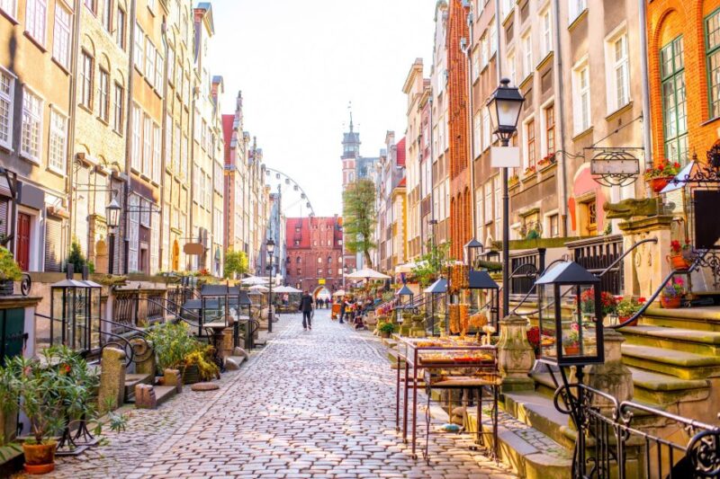 Town Hall and Gdansk Old Town Private Tour With Tickets - Guided Experience