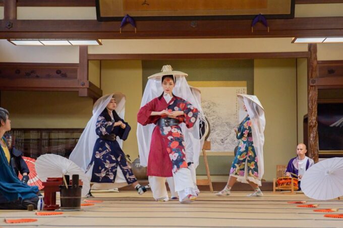 TOYOKAWA INARI in Japan:Ultimate Luxurious Tours - Parking Information
