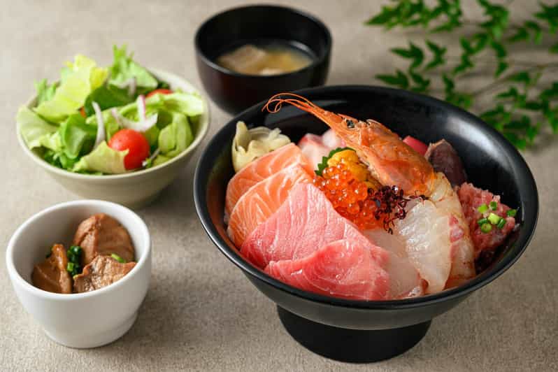 Toyosu Fish Market Tuna Auction With Fresh Seafood Buffet - Witnessing the Tuna Auction