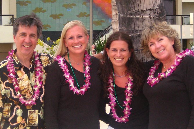 Traditional Airport Lei Greeting on Lihue, Kauai - Meeting Point and Instructions